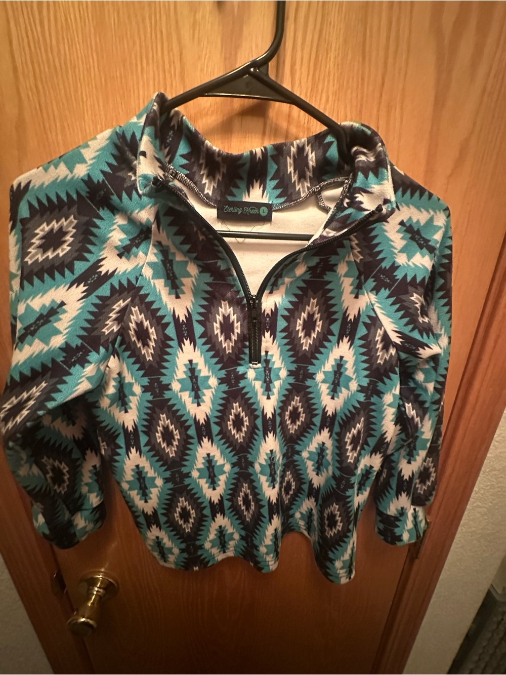 Sterling Kreek Girls Youth Size Large L Lightweight Blue Design Armpit 16”